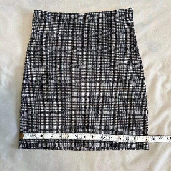 Dynamite Plaid Bodycon Short Skirt | XS - Picture 8 of 8